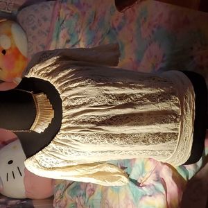 Cream lace top, sz s. Gold statement necklace